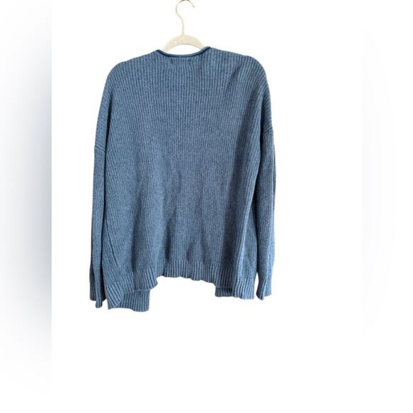 Universal thread size medium blue, long sleeve cardigan - Picture 3 of 9